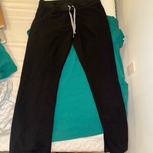 FIGS black scrub pants